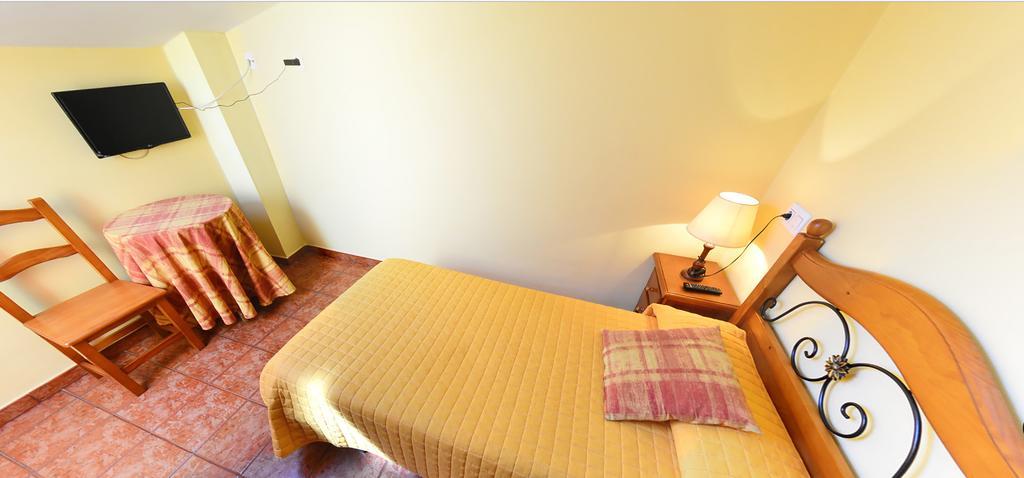 فندق Hostal Bar Stop Velilla del Rio Carrion المظهر الخارجي الصورة