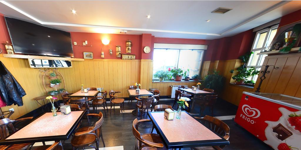 فندق Hostal Bar Stop Velilla del Rio Carrion المظهر الخارجي الصورة